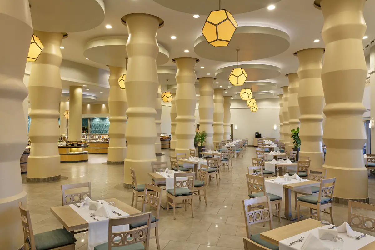 Restaurant & Bar