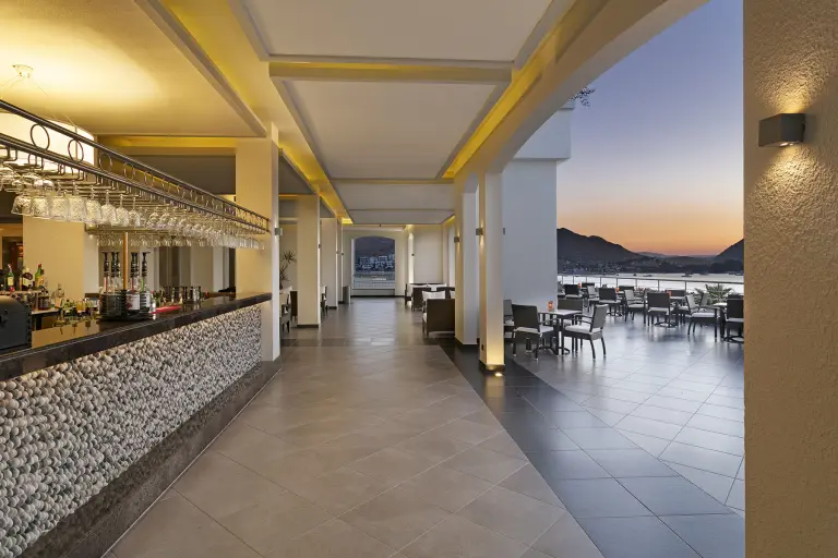 Rosebud Bar &amp; Teras (1/8)